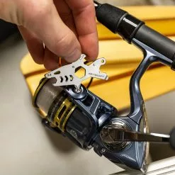 KeySmart AllTul Shark Keychain Multi-tool -Everyday-carry Sales KS824 SS SHK Lifestyle 4