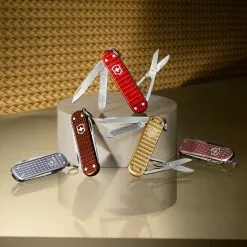 Victorinox Classic SD Precious Alox Swiss Army Knife -Everyday-carry Sales SAK Classic Precious Alox G 1